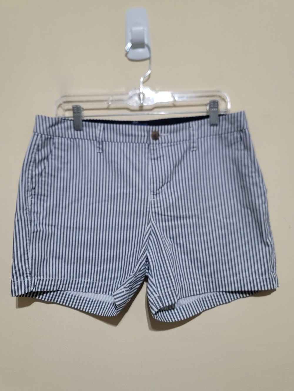 Old Navy Blue and White Striped Chino Womenβs Shorts Size 8